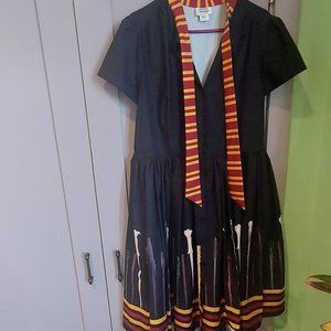 Harry Potter Gryffindor Wand Dress XL.